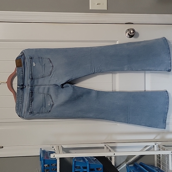 American eagle washed out jeans - Picture 3 of 3
